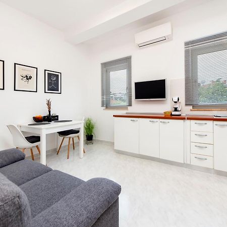 Apartman Nevera Adults Only Ровінь Екстер'єр фото